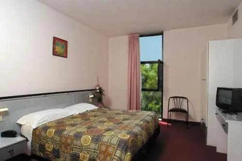 Giannina Hotel 3*